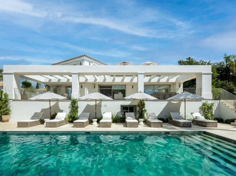 6 bedroom villa 712 m² Marbella, Spain