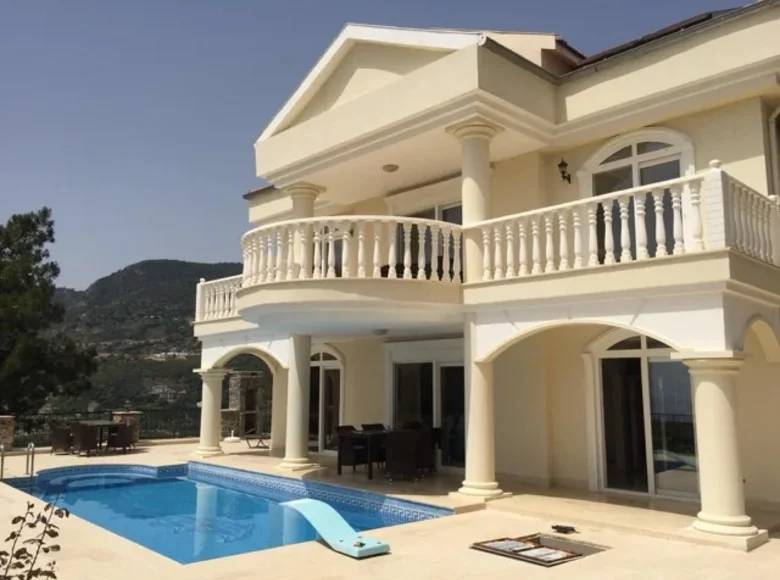 4 bedroom apartment 290 m² Mediterranean Region, Turkey