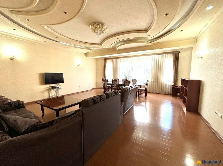 Kvartira 3 xonalar 158 m² Toshkentda