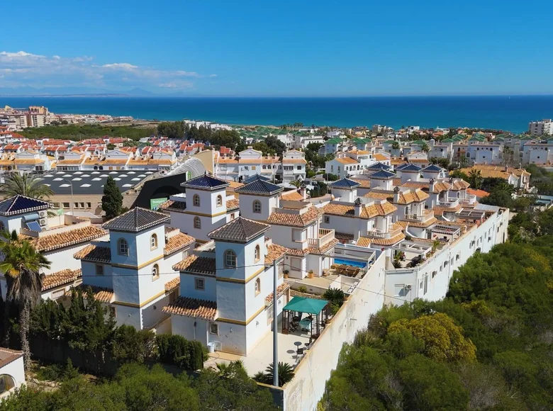 3-Schlafzimmer-Villa 97 m² Torrevieja, Spanien