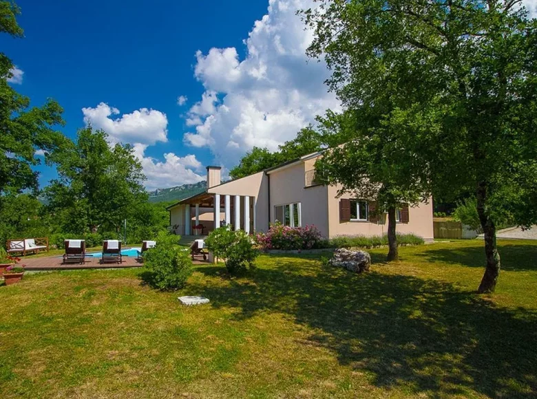 Villa de 4 dormitorios 285 m² Umag, Croacia