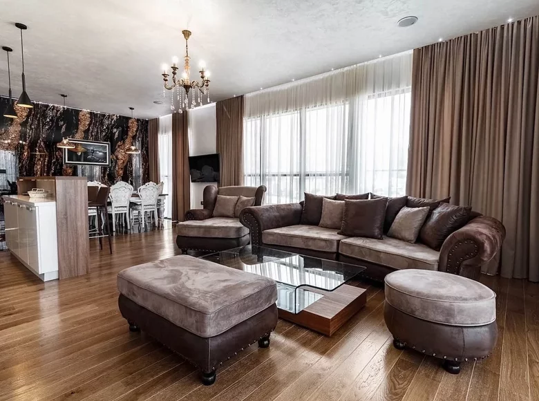 Mieszkanie 4 pokoi 210 m² Budva, Czarnogóra