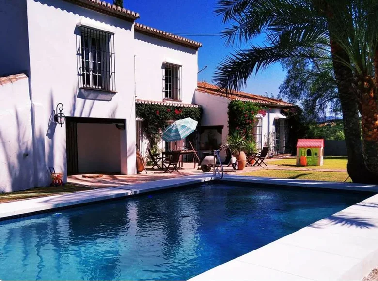 Villa 9 bedrooms 50 301 m² Cartama, Spain