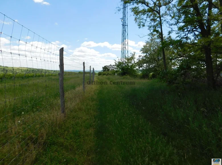 Land 3 256 m² Koetcse, Hungary