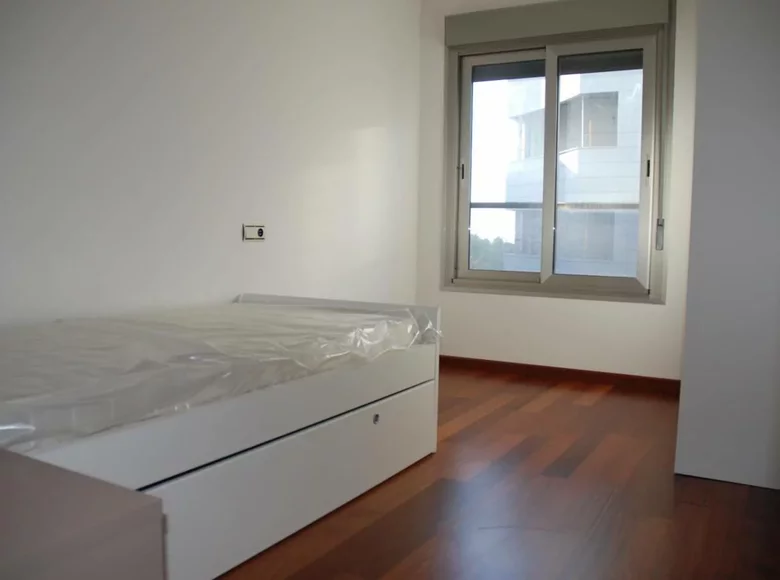 4 bedroom apartment 134 m² Elx Elche, Spain