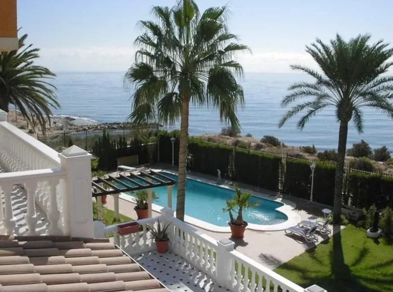 5 bedroom villa 1 013 m² Costa Blanca, Spain