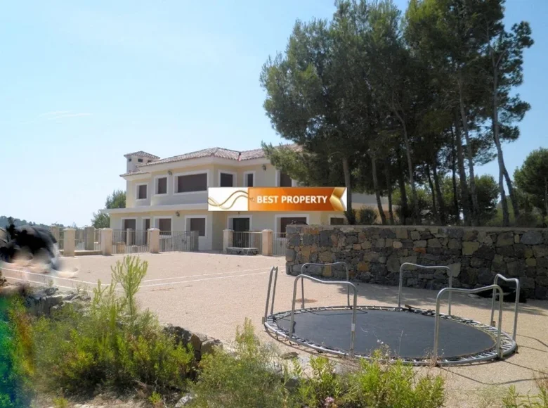 Villa 10 bedrooms 1 000 m² Polop de la Marina, Spain