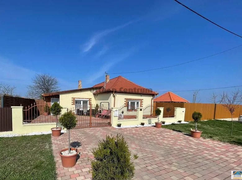 5 room house 107 m² Besenyotelek, Hungary