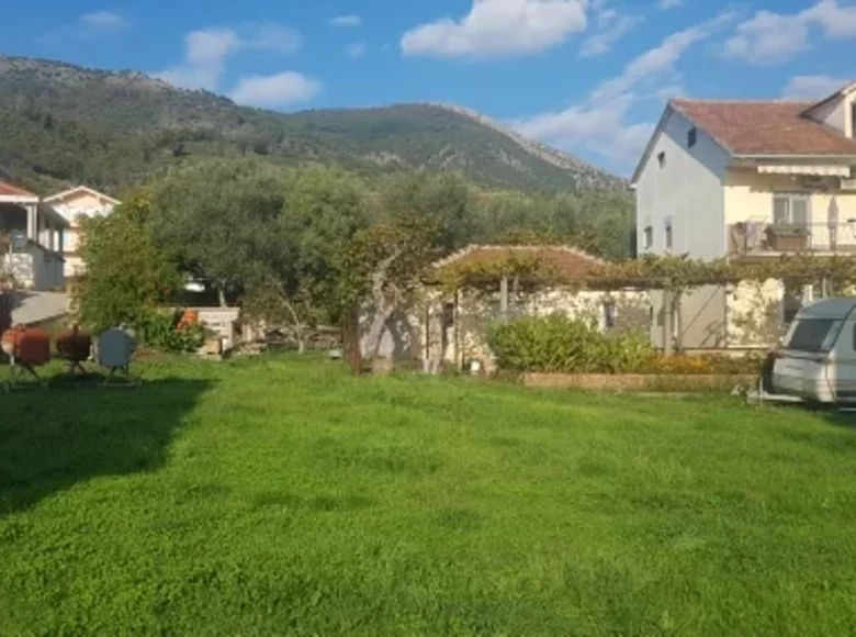 Land 2 500 m² Montenegro, Montenegro