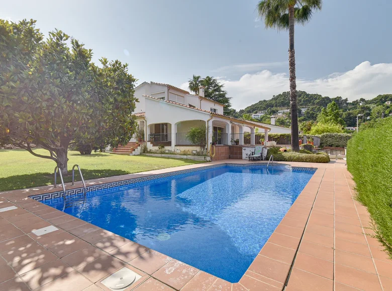5-Schlafzimmer-Villa 397 m² Blanes, Spanien