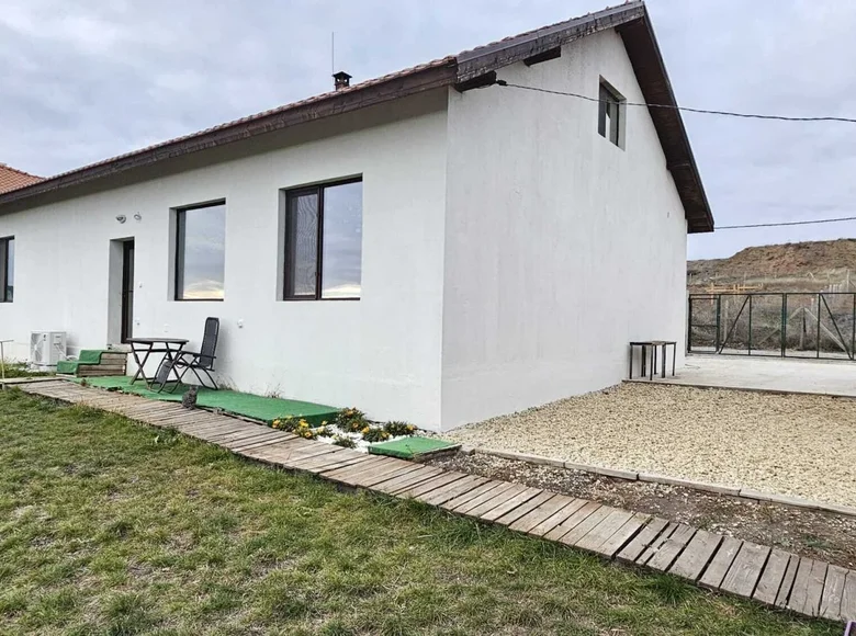 3 bedroom house 248 m² Kamena, Bulgaria