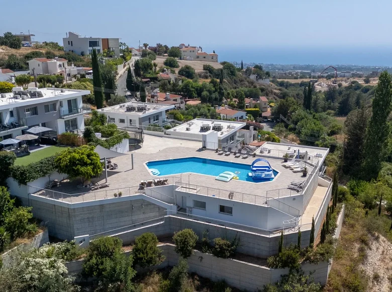 4 bedroom house 210 m² Tala, Cyprus