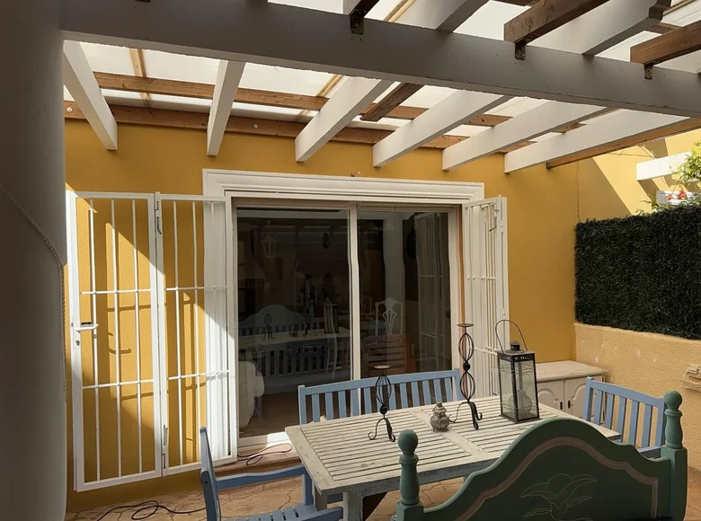 4-Schlafzimmer-Villa 130 m² la Nucia, Spanien