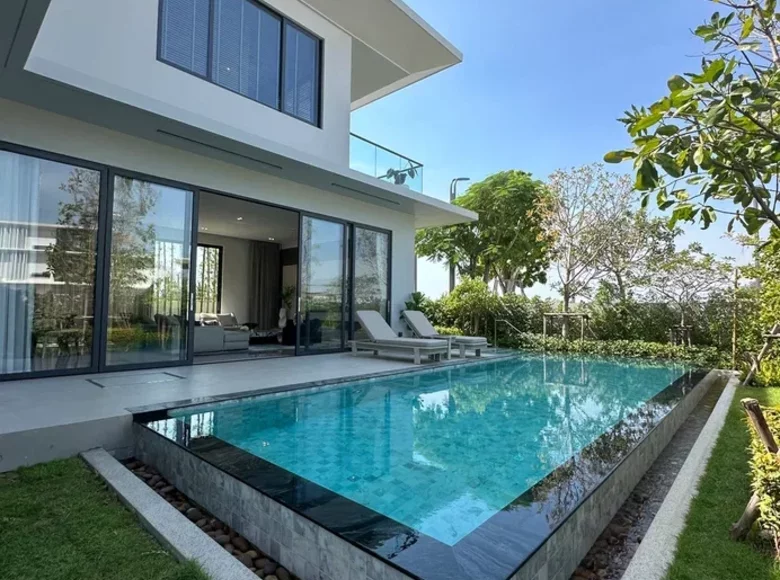 3 bedroom villa 450 m² Pattaya, Thailand