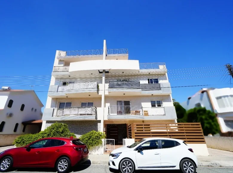Mieszkanie 2 pokoi 81 m² Larnaka, Cypr
