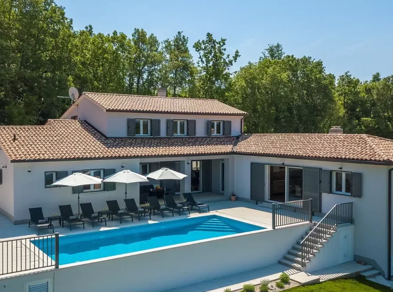 Villa de 4 dormitorios 249 m² Rabac, Croacia