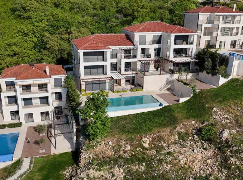 Villa 6 habitaciones 450 m² Rijeka-Rezevici, Montenegro