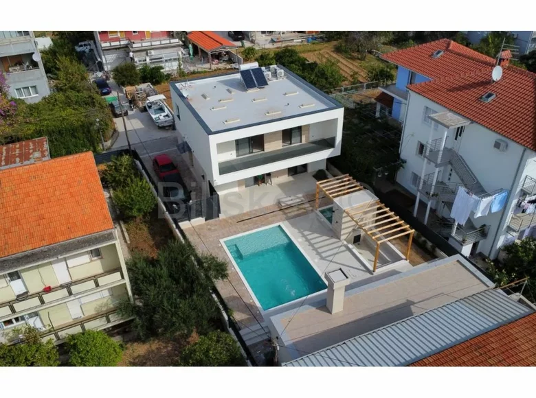 Casa 6 habitaciones 191 m² Trogir, Croacia