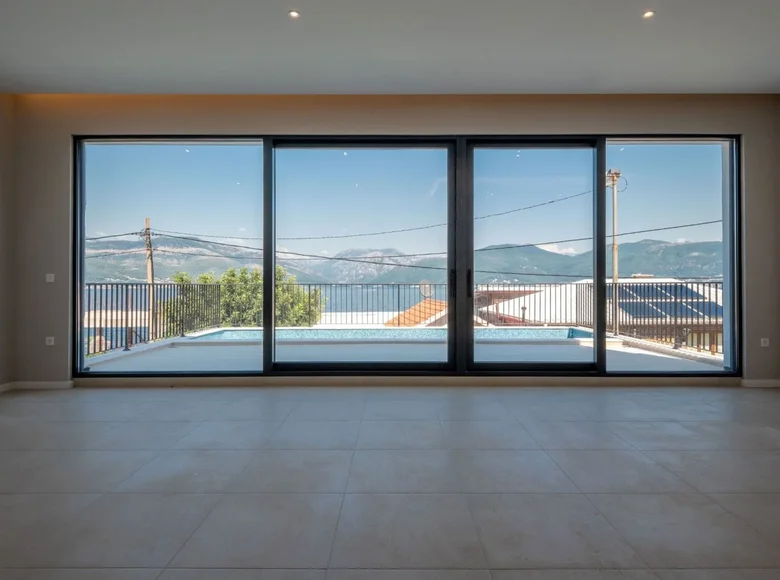 Villa de 4 habitaciones 200 m² Krasici, Montenegro