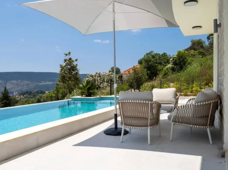 Villa 4 chambres 260 m² Herceg Novi, Monténégro