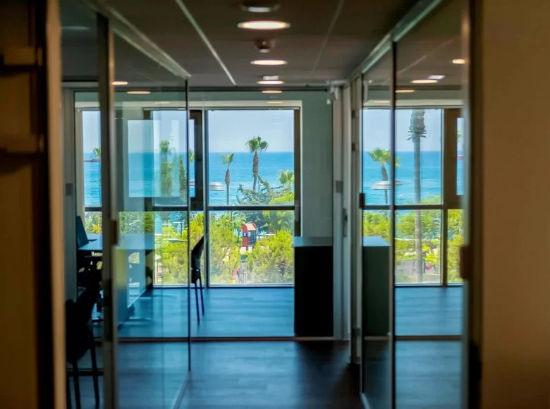 Oficina 250 m² en Limassol, Chipre