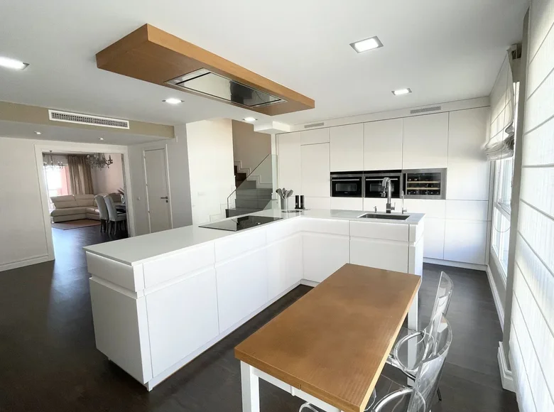 2 bedroom penthouse 127 m² Fuengirola, Spain