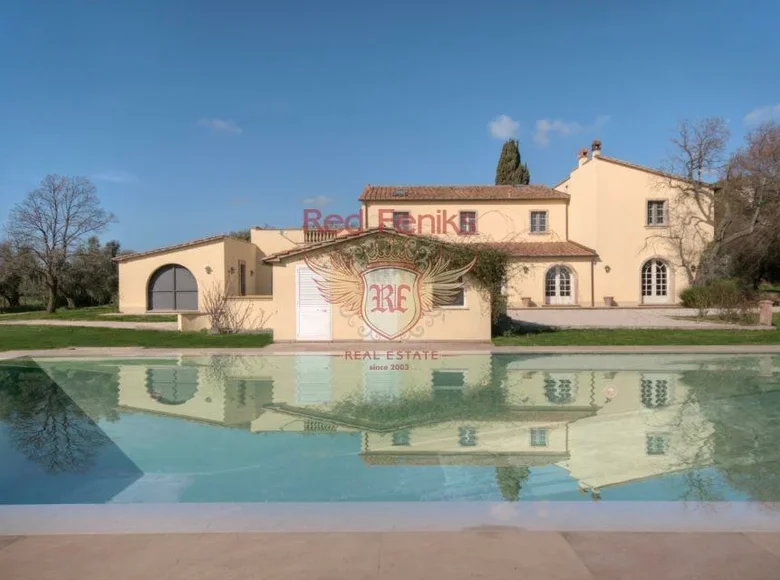 5 bedroom villa 1 300 m² Cecina, Italy