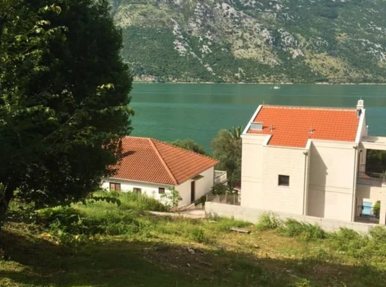 Land 751 m² Kotor, Montenegro