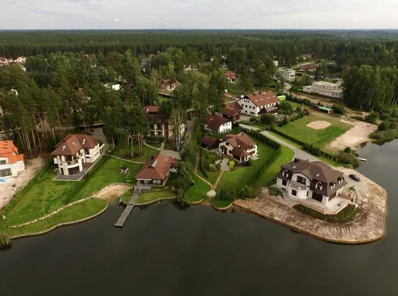 Dom 10 pokojów 600 m² Sunisi, Łotwa