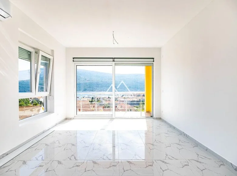 2 bedroom apartment 69 m² Đenovići, Montenegro
