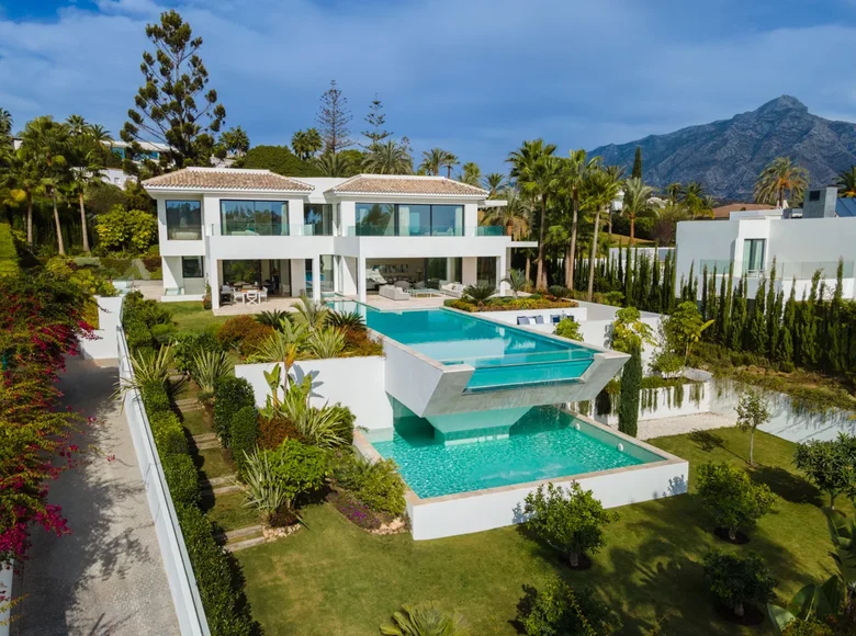6 bedroom villa 921 m² San Pedro Alcantara, Spain