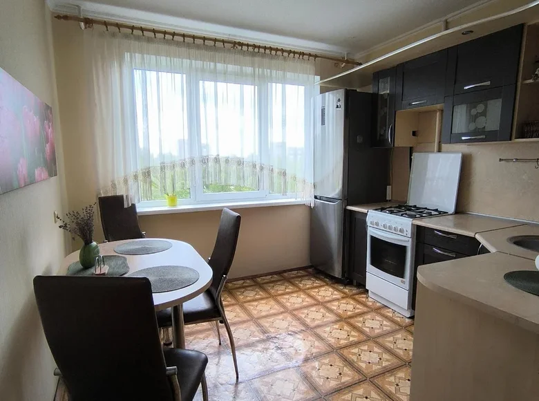 4 room apartment 80 m² Baranavichy, Belarus
