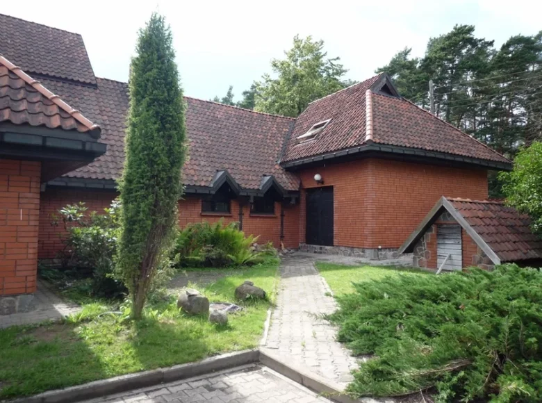 Dom 680 m² Babites novads, Łotwa