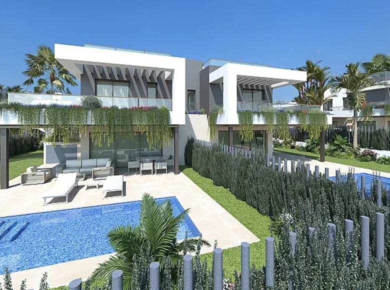 Villa de tres dormitorios 122 m² Torrevieja, España