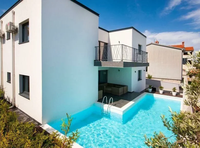 5 bedroom villa 255 m² Grad Pula, Croatia