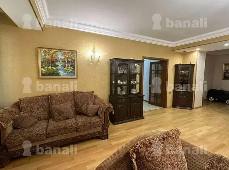 4 bedroom apartment 140 m² Yerevan, Armenia