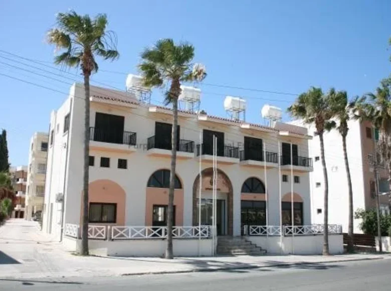 Hotel 2 500 m² in Paphos Municipality, Cyprus