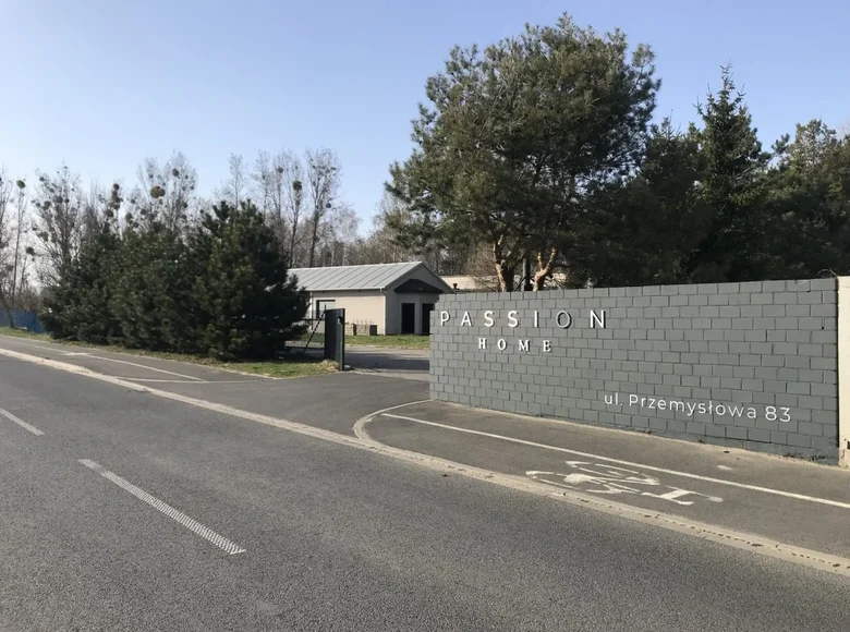 Shop 1 500 m² in Konin, Poland