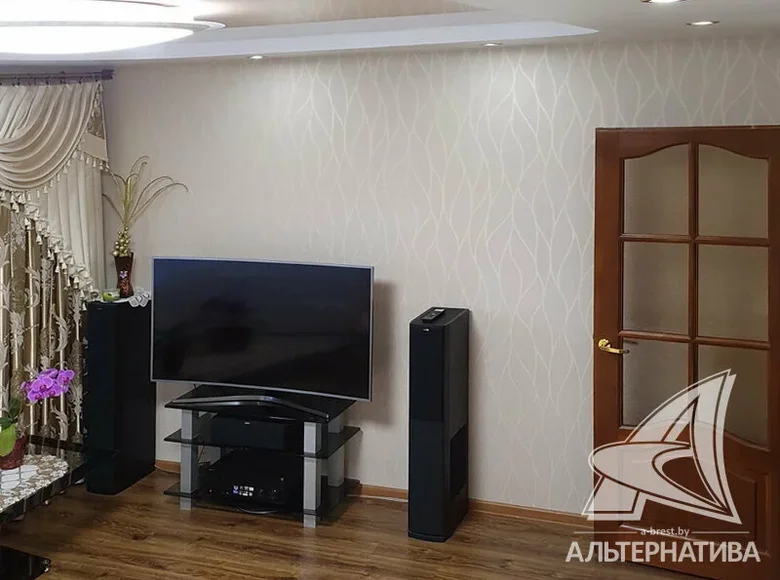 Apartamento 3 habitaciones 76 m² Kobriny, Bielorrusia