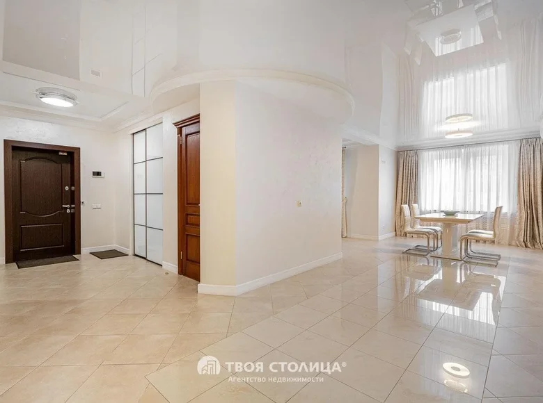 Mieszkanie 4 pokoi 182 m² Mińsk, Białoruś