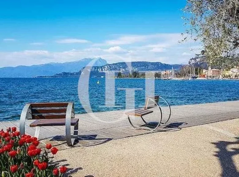 3 bedroom apartment 211 m² Bardolino, Italy