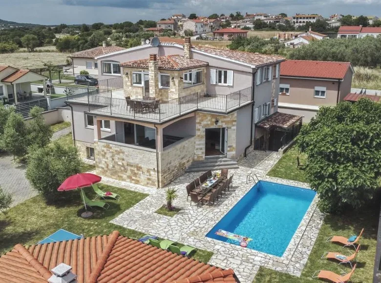 6 bedroom villa 450 m² Grad Pula, Croatia