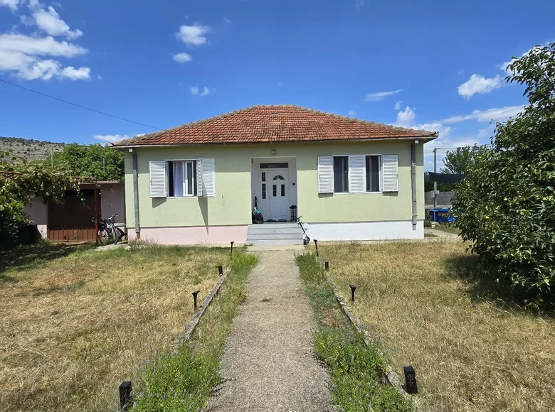 Atterrir  Monténégro, Monténégro
