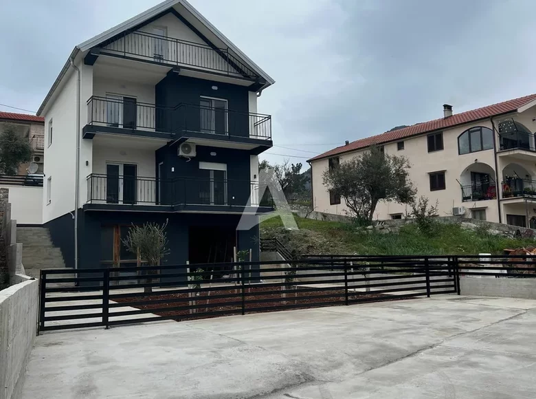 Casa 3 habitaciones  Kotor, Montenegro