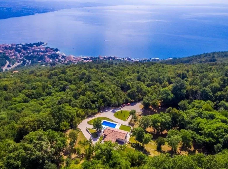 3-Schlafzimmer-Villa 200 m² Abbazia, Kroatien