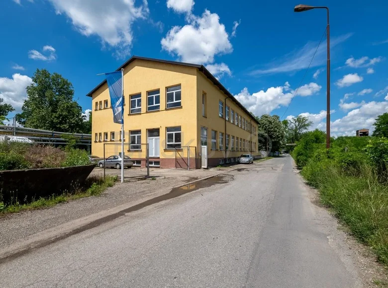 Warehouse 1 940 m² in Sisak, Croatia