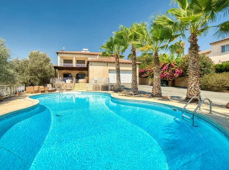 Dom 3 pokoi 354 m² Agios Tychonas, Cypr