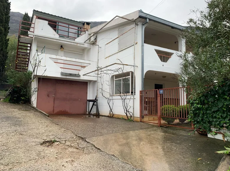 Дом 5 комнат 180 м² Zgrade, Черногория