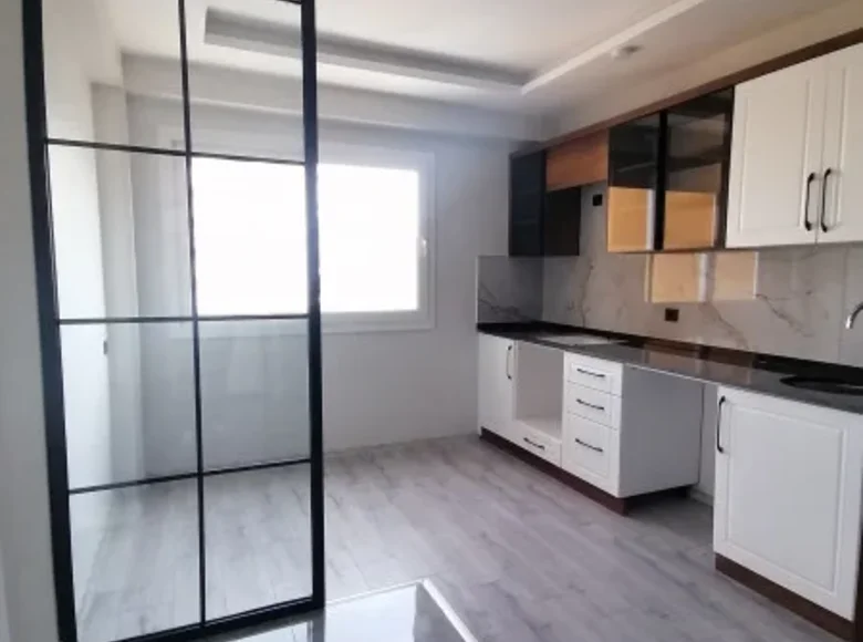 Mieszkanie 3 pokoi 105 m² Erdemli, Turcja