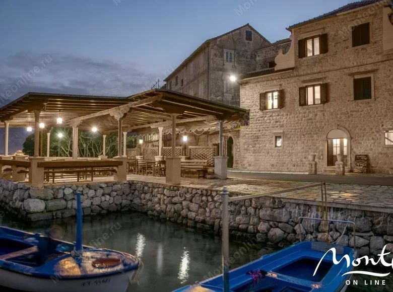 Hotel 330 m² in Kotor, Montenegro